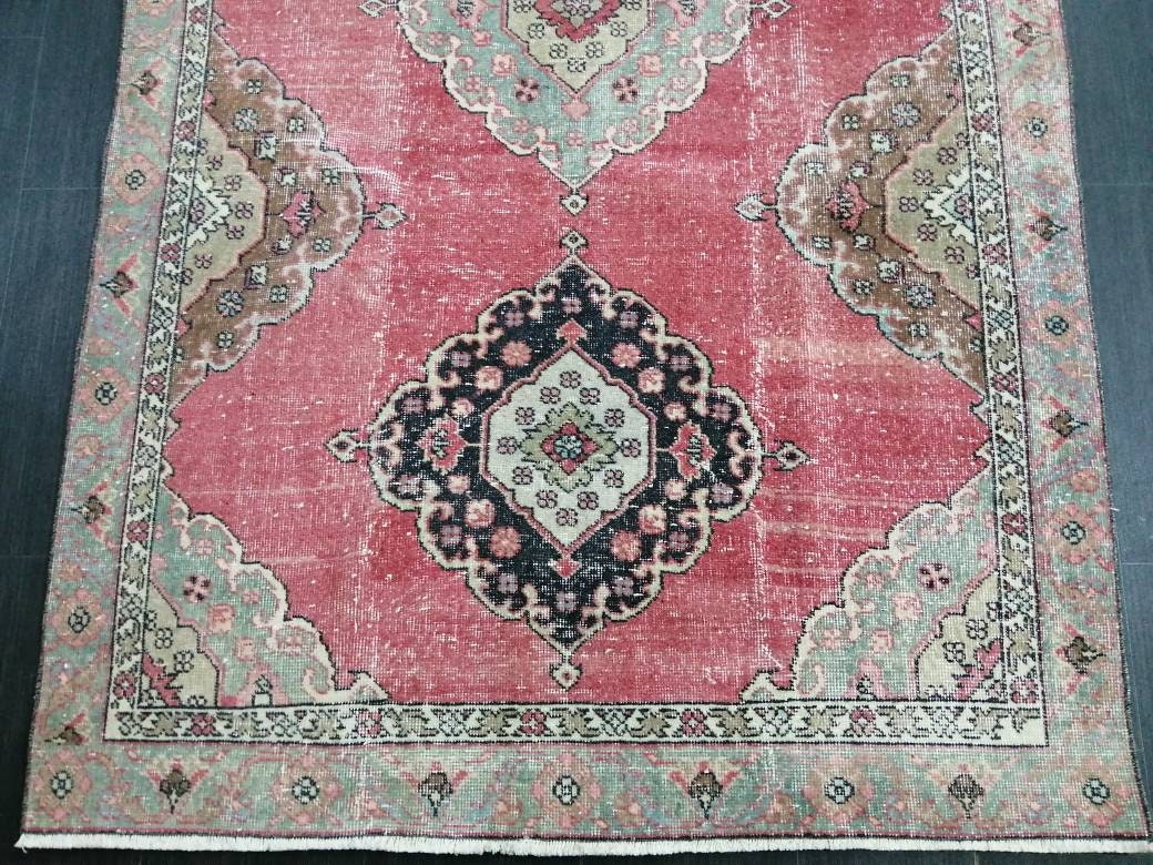 Beige Turkish Runner Rug 4' 3" x 12' Hand-Knotted texture