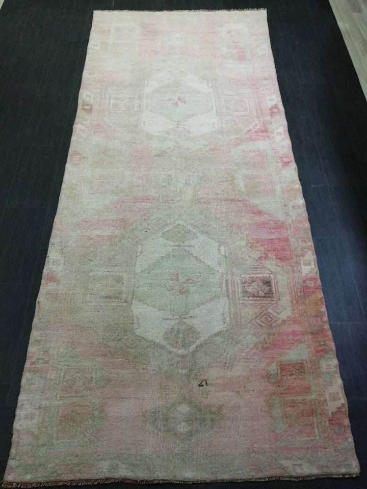 Pink Turkish Runner Rug 4' 9" x 11' 5" Hand-Knotted detail