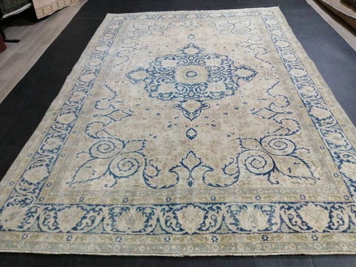 Blue Turkish Oushak Rug 6' 8" x 9' 11" Hand-Knotted detail