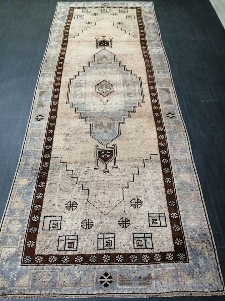 Beige Turkish Runner Rug 4' 2" x 11' 2" Hand-Knotted detail