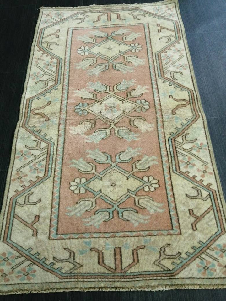 Pink Turkish Oushak Rug 2' 5" x 4' 4" Hand-Knotted border
