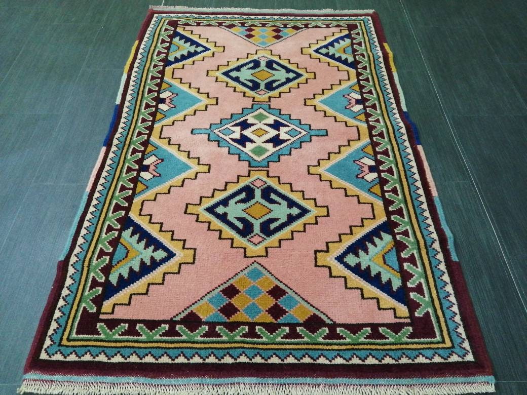 Pink Turkish Oushak Rug 2' 11" x 4' 7" Hand-Knotted close-up