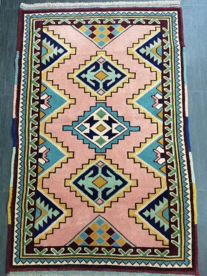 Pink Turkish Oushak Rug 2' 11" x 4' 7" Hand-Knotted texture