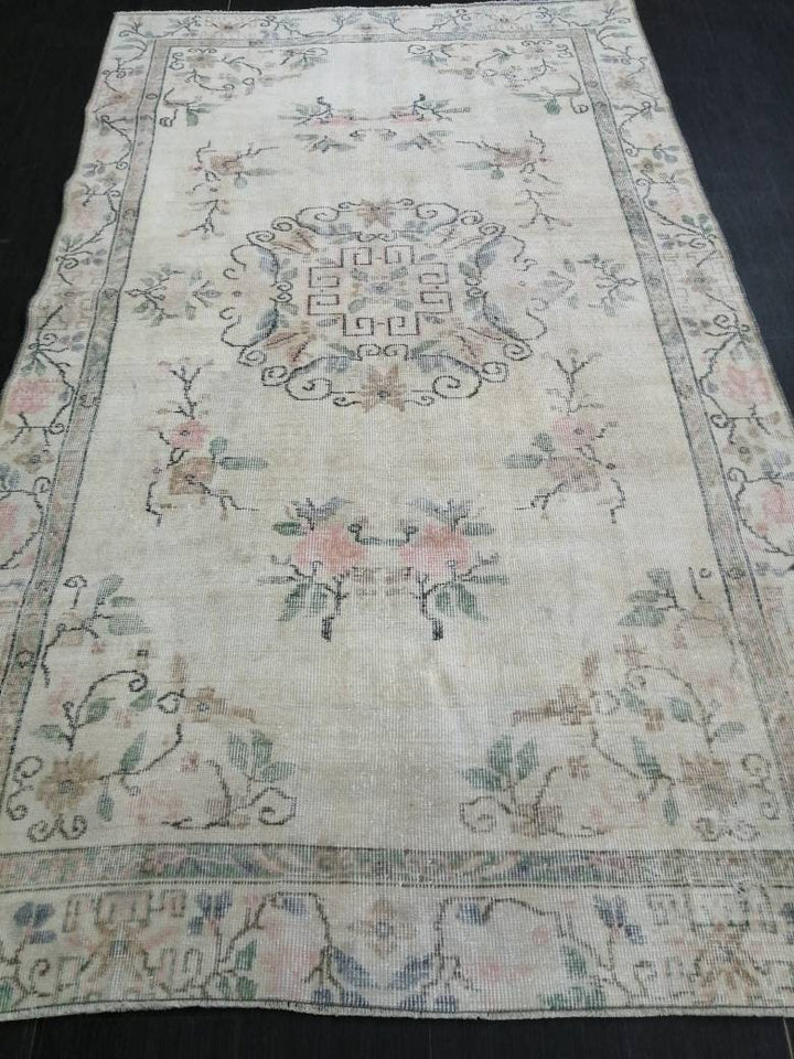 Rust Turkish Runner Rug 5' 1" x 8' 8" Hand-Knotted border