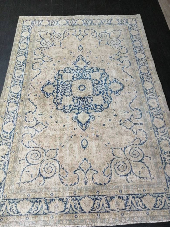 Blue Turkish Oushak Rug 6' 8" x 9' 11" Hand-Knotted border