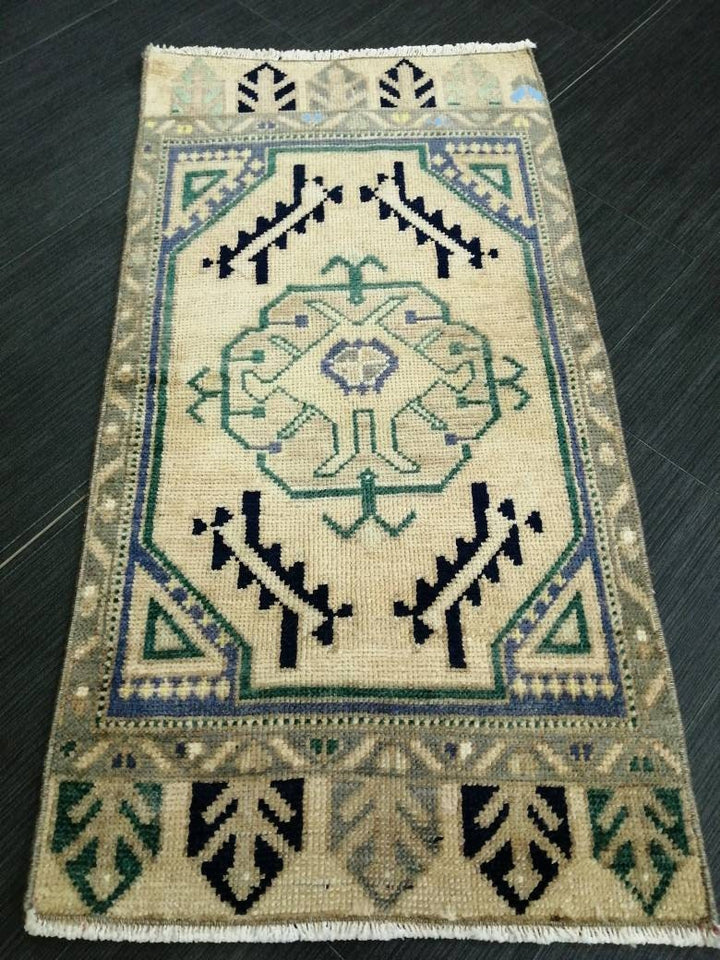 Pink Turkish Runner Rug 1' 7" x 3' 1" Hand-Knotted texture