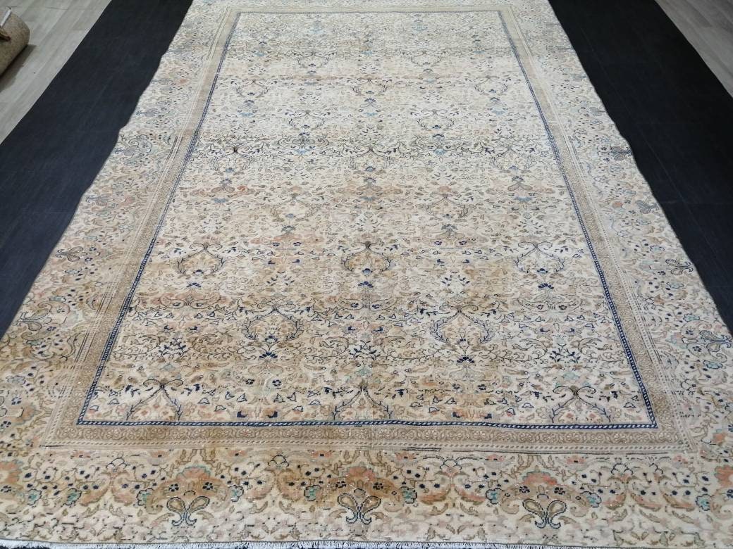 Beige Turkish Runner Rug 6' 2" x 9' 7" Hand-Knotted pattern