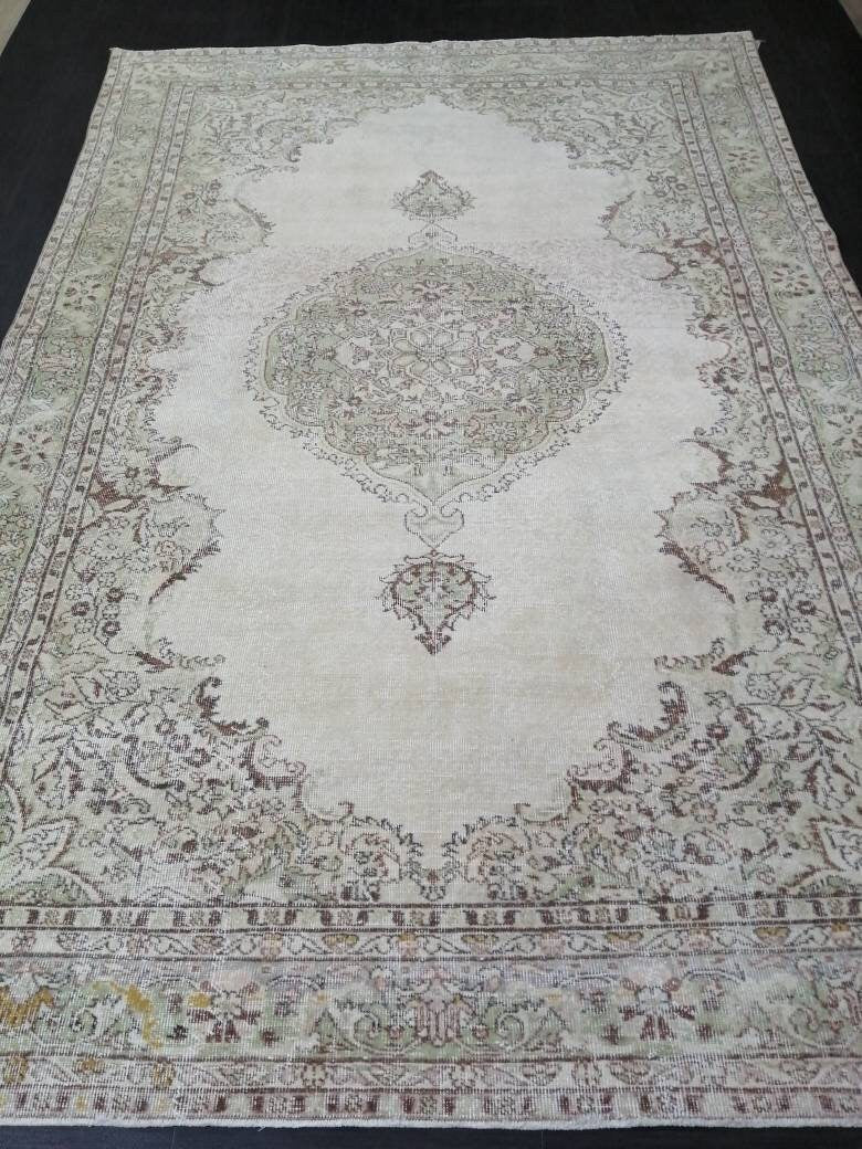 Tan Turkish Oushak Rug 6' 11" x 10' 4" Hand-Knotted pattern