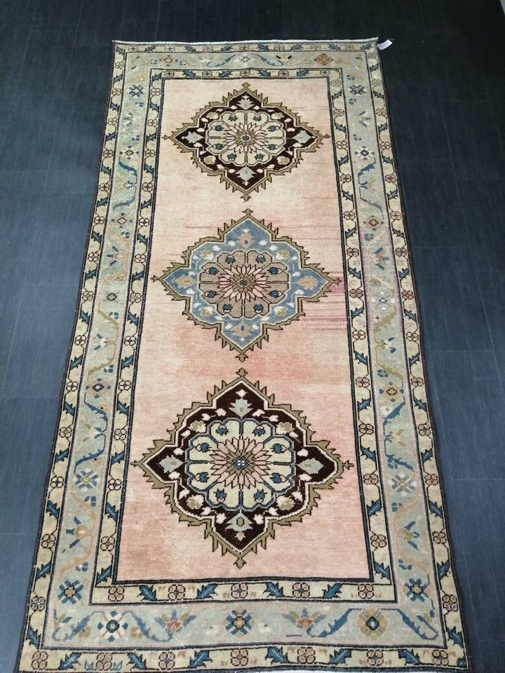Beige Turkish Runner Rug 4' 7" x 9' 6" Hand-Knotted field