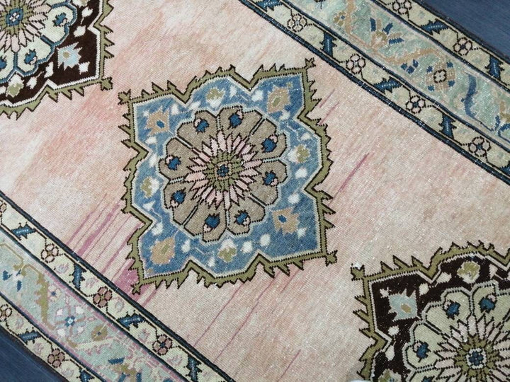 Beige Turkish Runner Rug 4' 7" x 9' 6" Hand-Knotted reverse