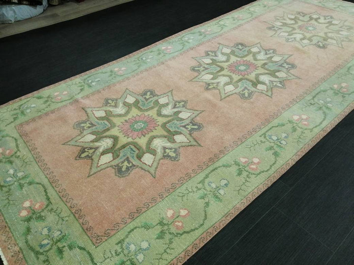 Beige Turkish Runner Rug 4' 6" x 10' 7" Hand-Knotted texture