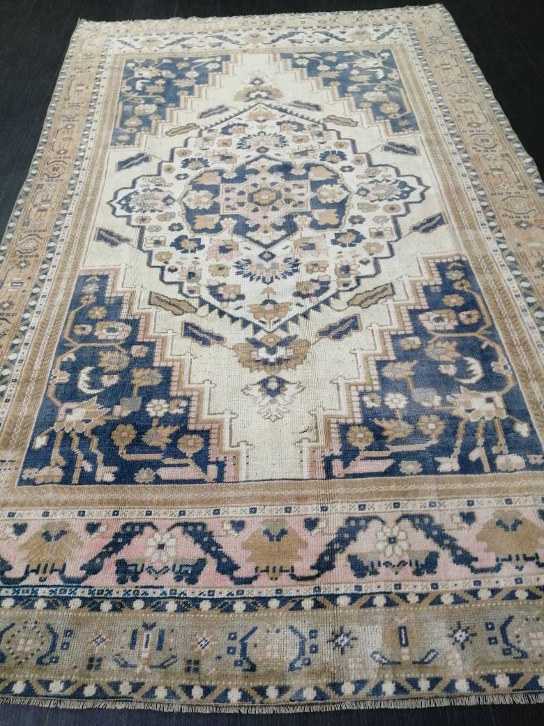 Navy Turkish Oushak Rug 5' 6" x 9' 1" Hand-Knotted border