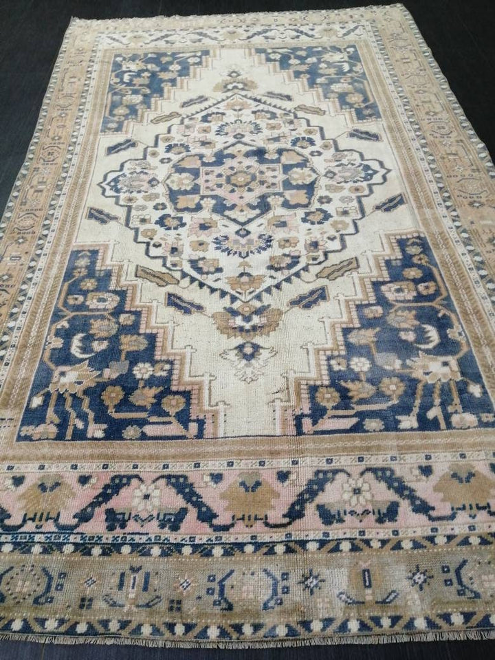 Navy Turkish Oushak Rug 5' 6" x 9' 1" Hand-Knotted border