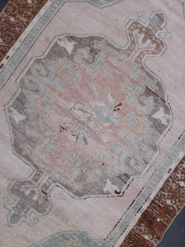 Beige Turkish Runner Rug 4' x 6' 5" Hand-Knotted border