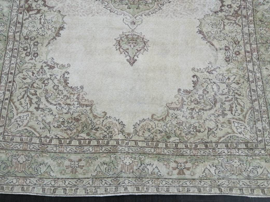 Tan Turkish Oushak Rug 6' 11" x 10' 4" Hand-Knotted close-up