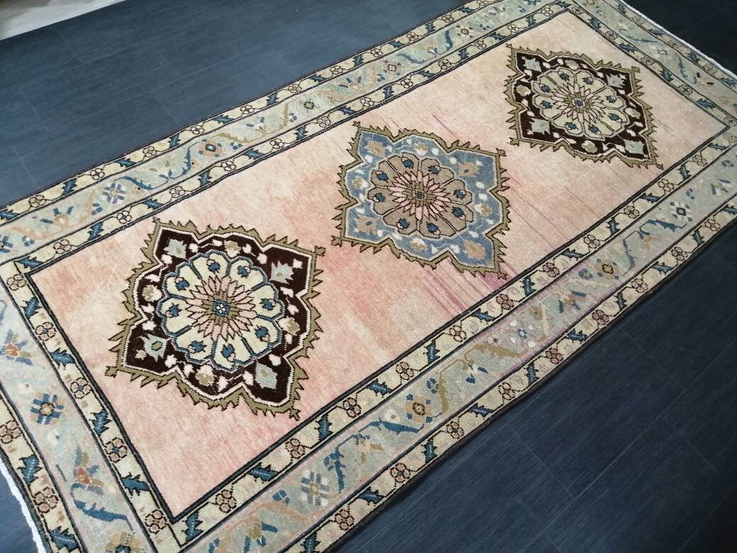 Beige Turkish Runner Rug 4' 7" x 9' 6" Hand-Knotted