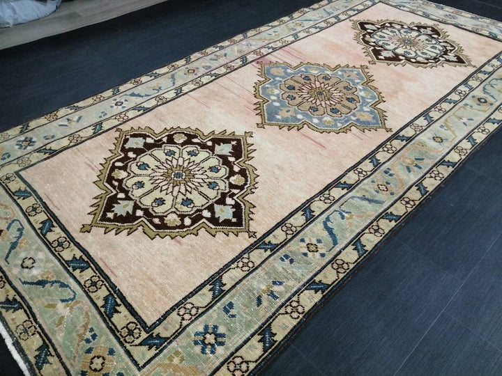 Beige Turkish Runner Rug 4' 7" x 9' 6" Hand-Knotted detail