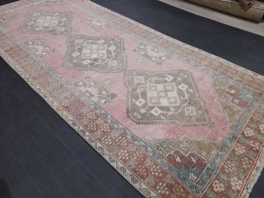 Beige Turkish Runner Rug 4' 9" x 11' Hand-Knotted close-up