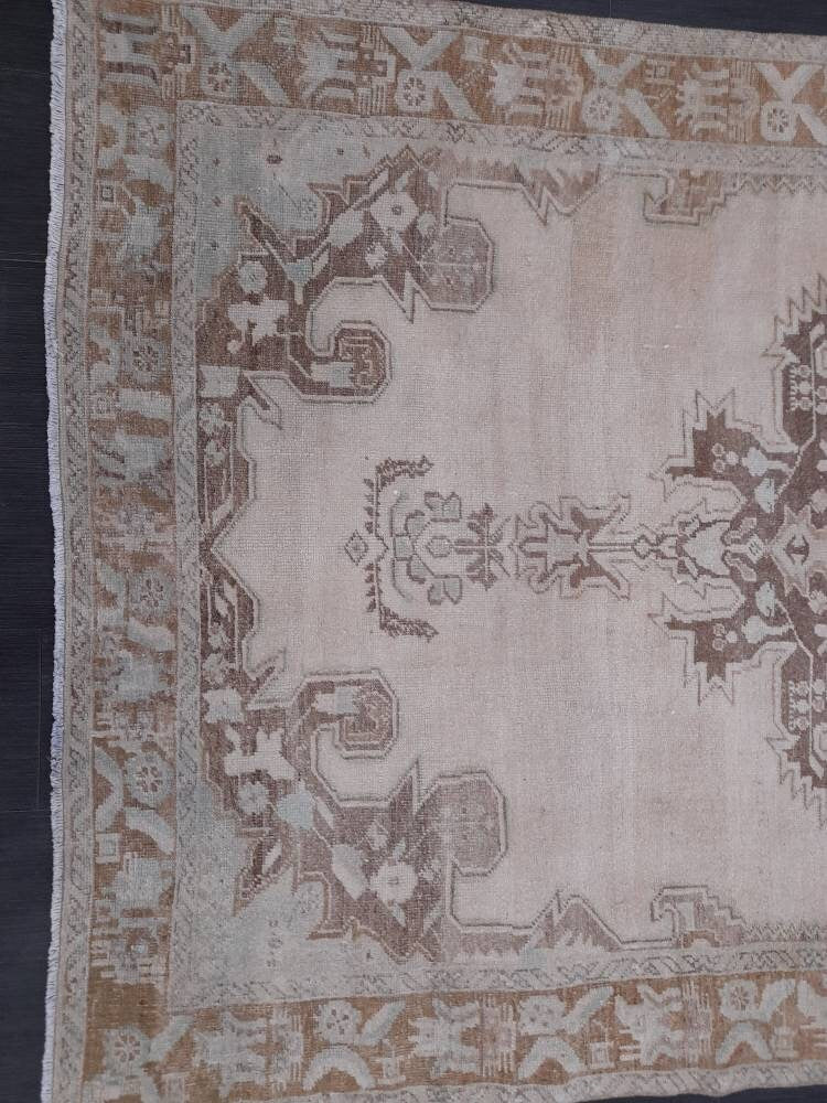 Cream Turkish Oushak Rug 5' 4" x 10' 8" Hand-Knotted | No. WR88939