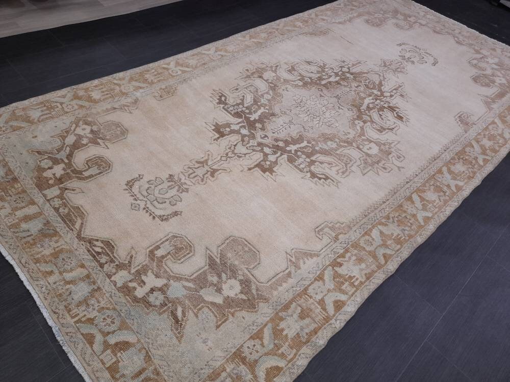 Cream Turkish Oushak Rug 5' 4" x 10' 8" Hand-Knotted | No. WR88939