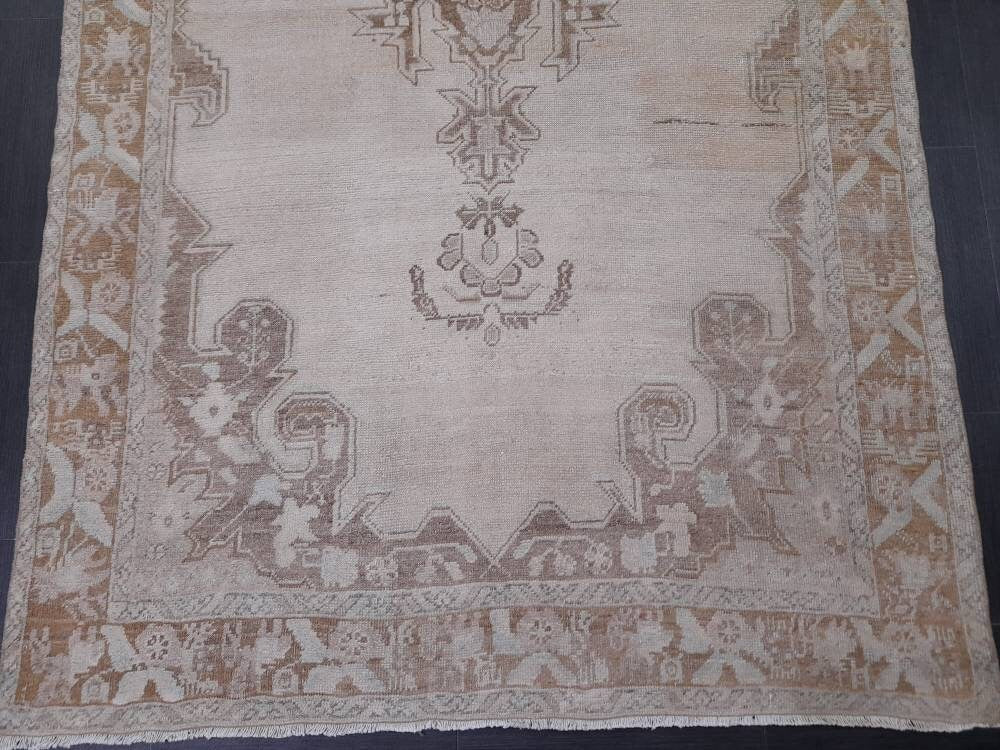 Cream Turkish Oushak Rug 5' 4" x 10' 8" Hand-Knotted | No. WR88939
