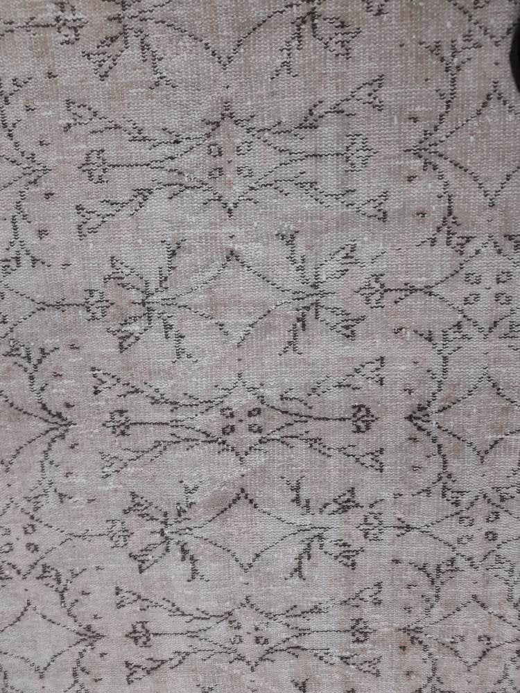 Turkish Oushak Rug 6' x 9' 7" Hand-Knotted close-up