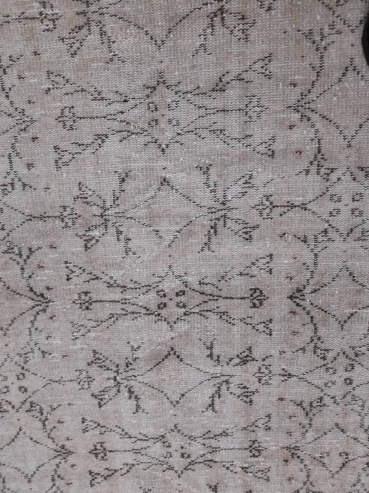 Turkish Oushak Rug 6' x 9' 7" Hand-Knotted close-up