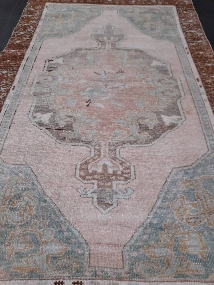 Beige Turkish Runner Rug 4' x 6' 5" Hand-Knotted pattern