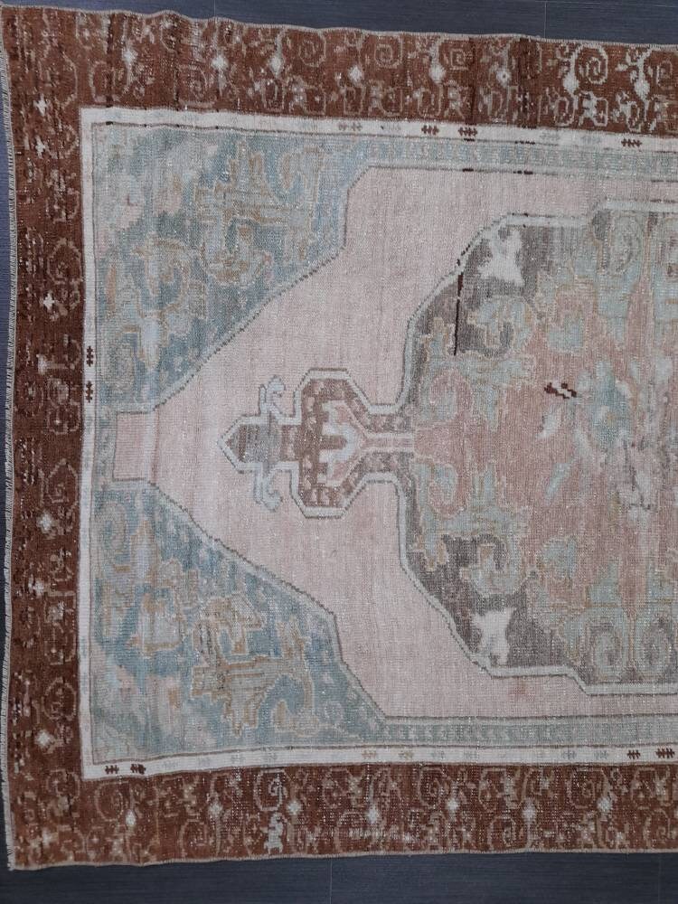 Beige Turkish Runner Rug 4' x 6' 5" Hand-Knotted texture