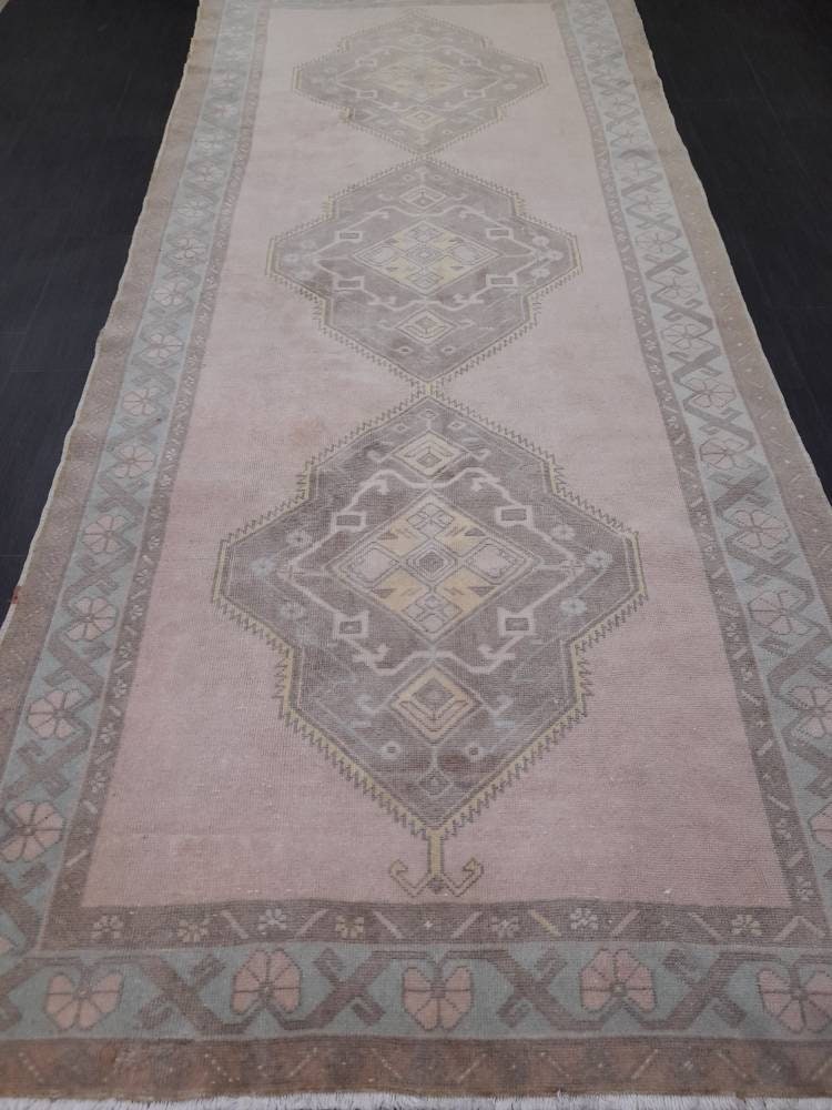 Tan Turkish Runner Rug 4' 9" x 11' 1" Hand-Knotted texture