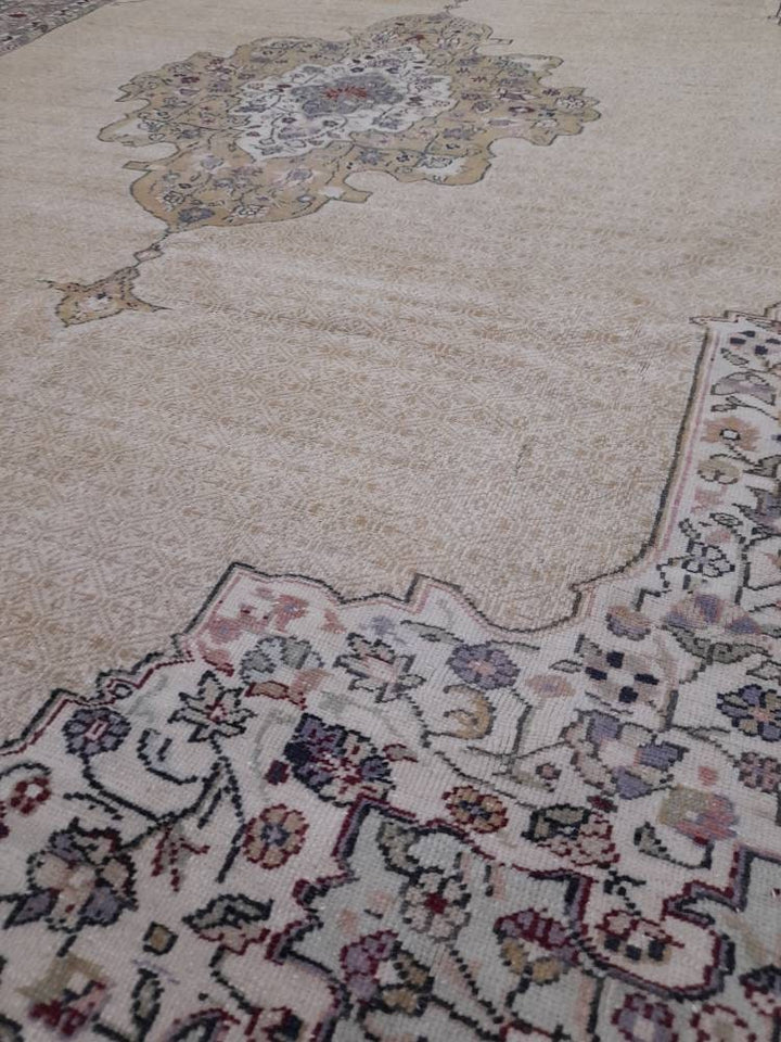 Beige Turkish Runner Rug 6' 4" x 9' 2" Hand-Knotted detail