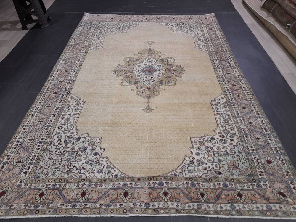 Beige Turkish Runner Rug 6' 4" x 9' 2" Hand-Knotted pattern