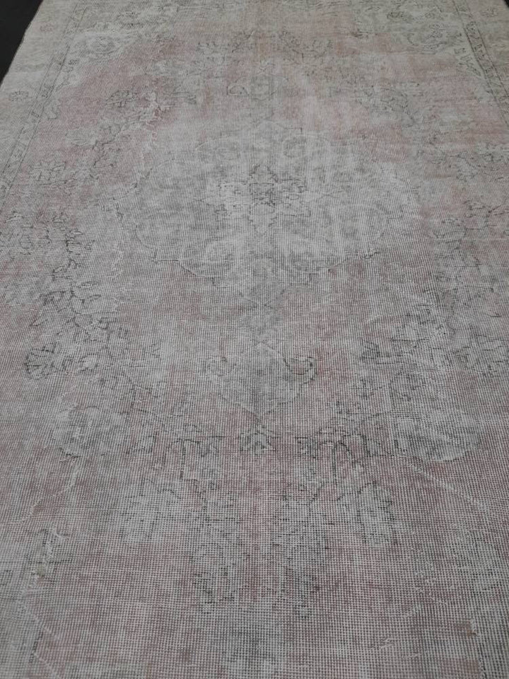 Pink Turkish Oushak Rug 6' 6" x 10' Hand-Knotted pattern