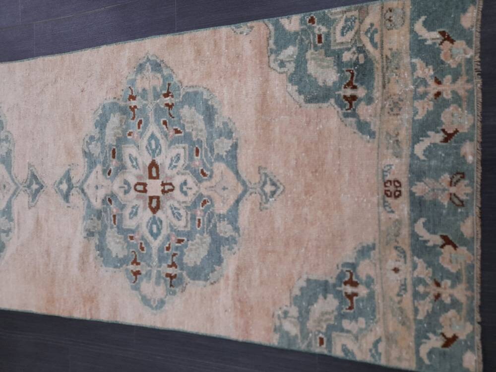 Beige Turkish Runner Rug 2' 6" x 9' 5" Hand-Knotted detail