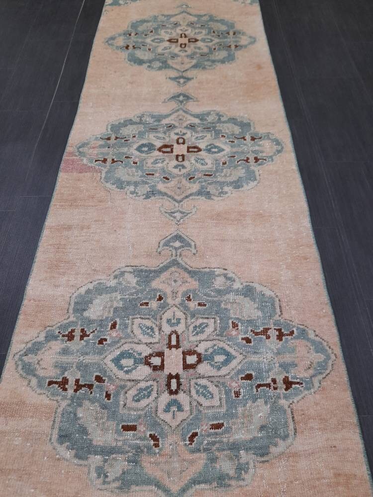 Beige Turkish Runner Rug 2' 6" x 9' 5" Hand-Knotted border