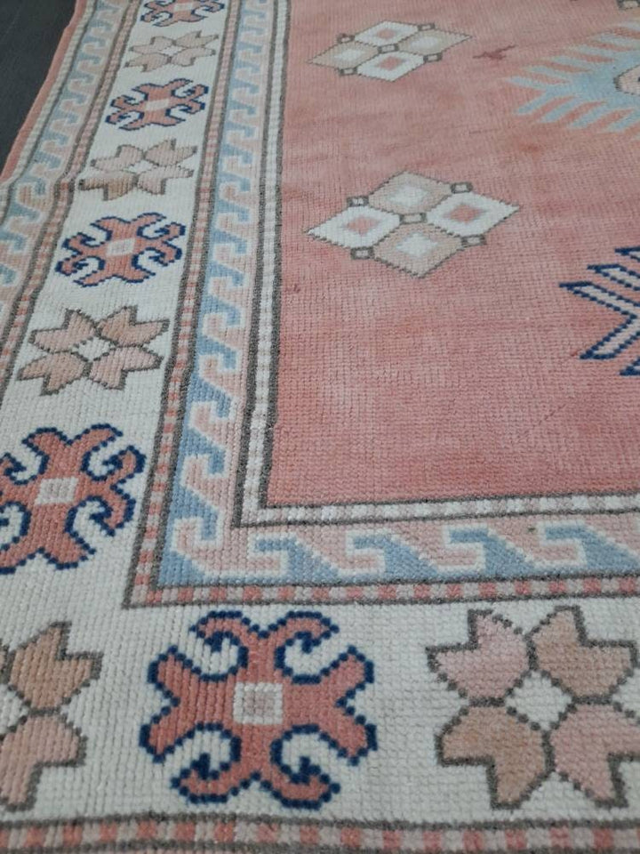 Pink Turkish Runner Rug 5' 3" x 8' Hand-Knotted border