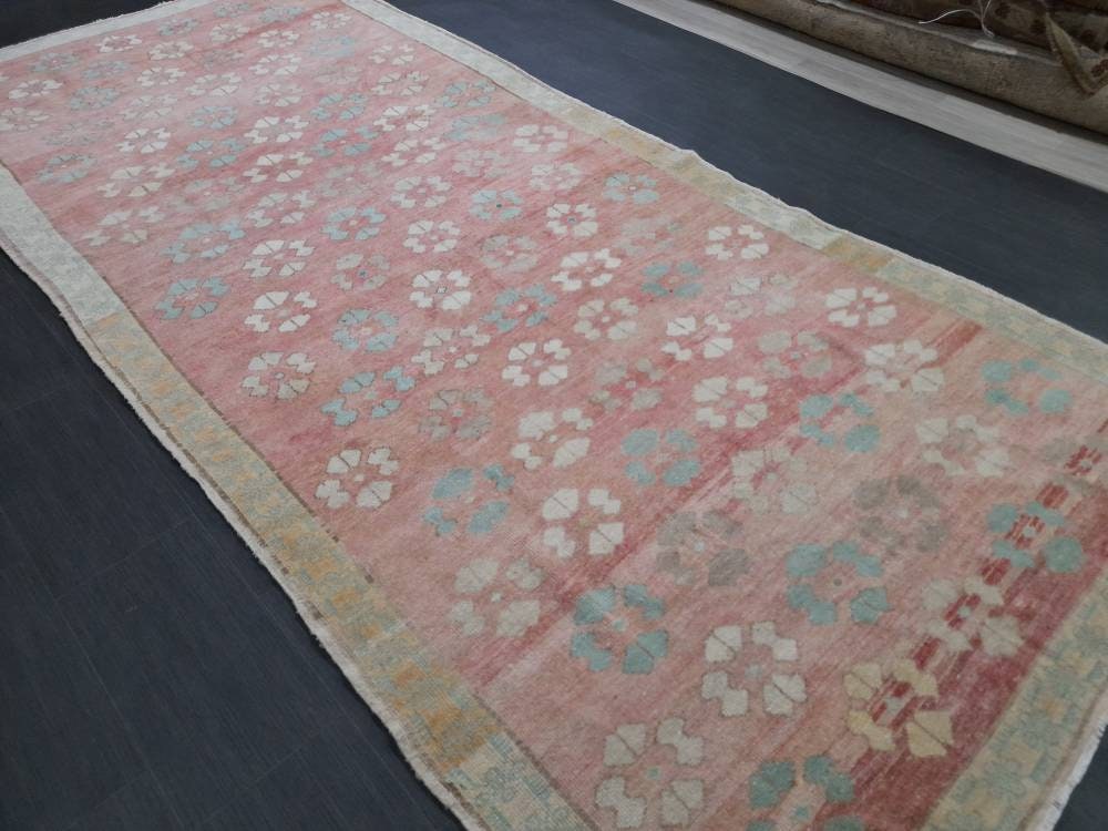 Beige Turkish Runner Rug 5' 1" x 11' 8" Hand-Knotted detail