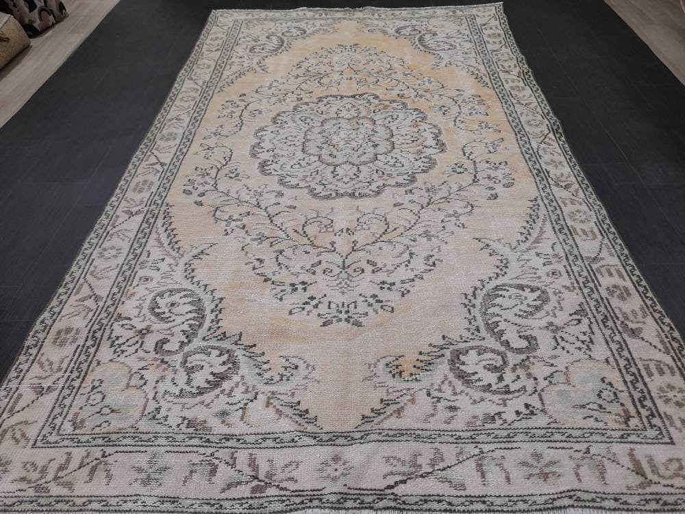 Rust Turkish Runner Rug 5' 5" x 9' 1" Hand-Knotted border
