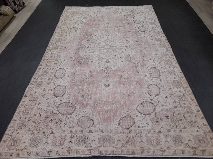 Pink Turkish Runner Rug 5' 5" x 8' 9" Hand-Knotted detail