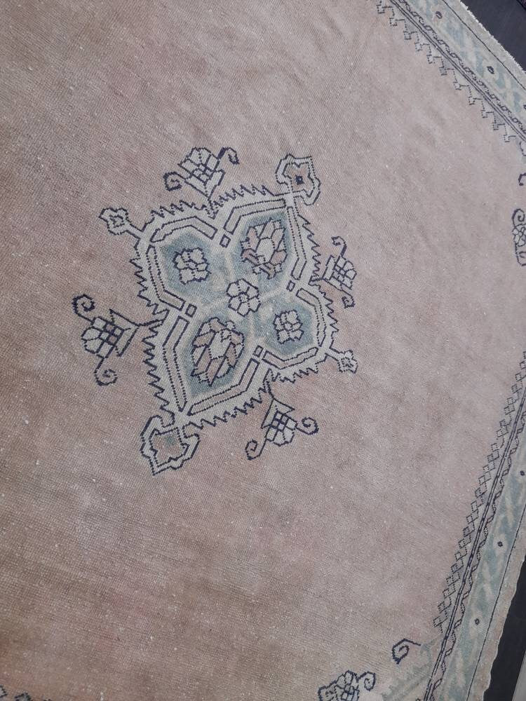 Turkish Oushak Rug 9' 5" x 9' 5" Hand-Knotted border