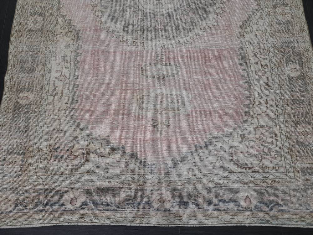 Vintage Vintage Turkish Rug 6' x 9' 5" - No. WR14074