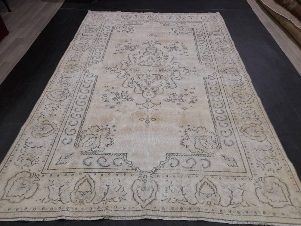 Rust Turkish Oushak Rug 6' 4" x 9' 4" Hand-Knotted border