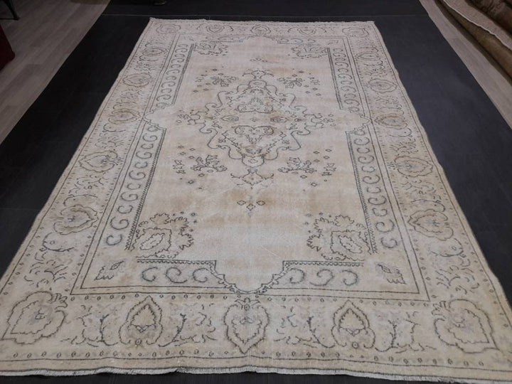 Rust Turkish Oushak Rug 6' 4" x 9' 4" Hand-Knotted border