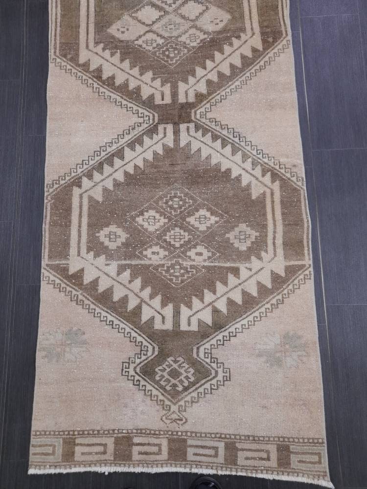 Beige Turkish Runner Rug 2' 9" x 9' 7" Hand-Knotted reverse