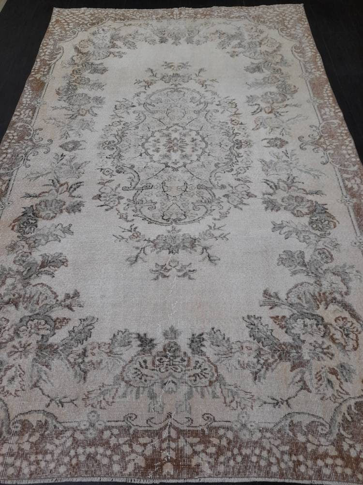 Tan Turkish Oushak Rug 6' 4" x 10' 3" Hand-Knotted detail