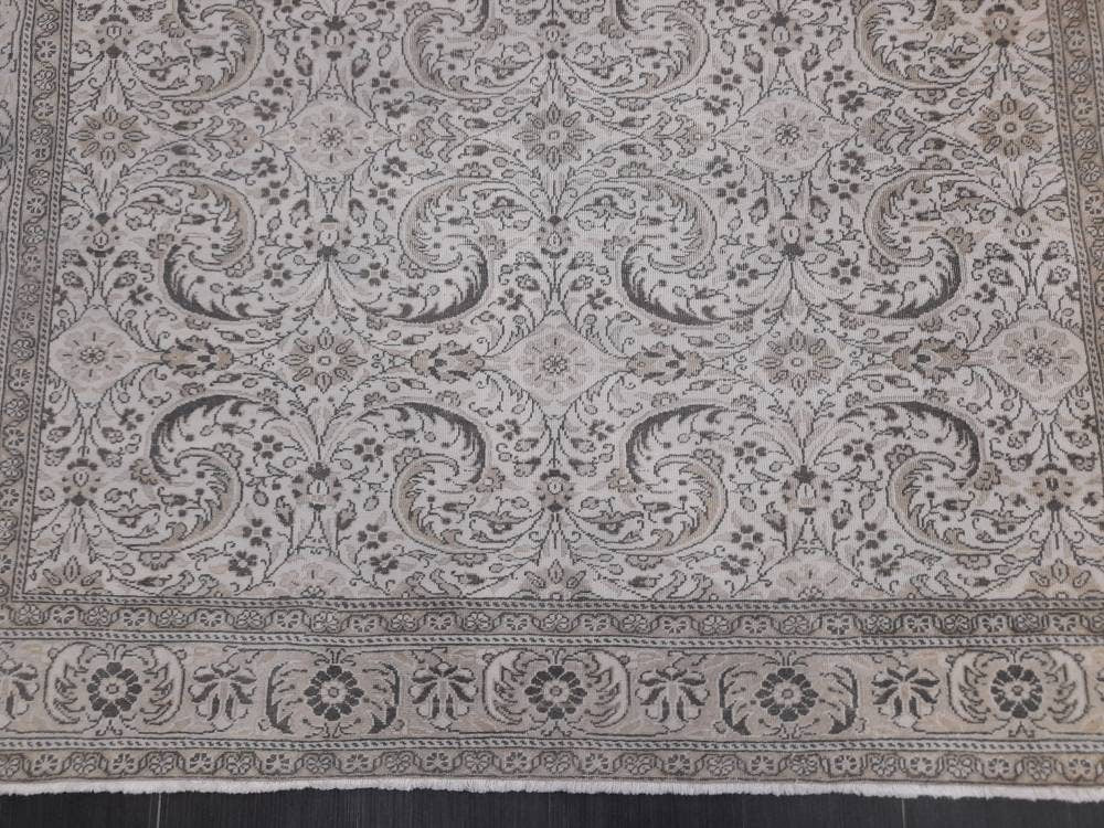 Tan Turkish Oushak Rug 6' 6" x 9' 5" Hand-Knotted close-up