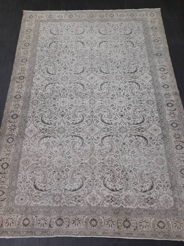 Tan Turkish Oushak Rug 6' 6" x 9' 5" Hand-Knotted pattern