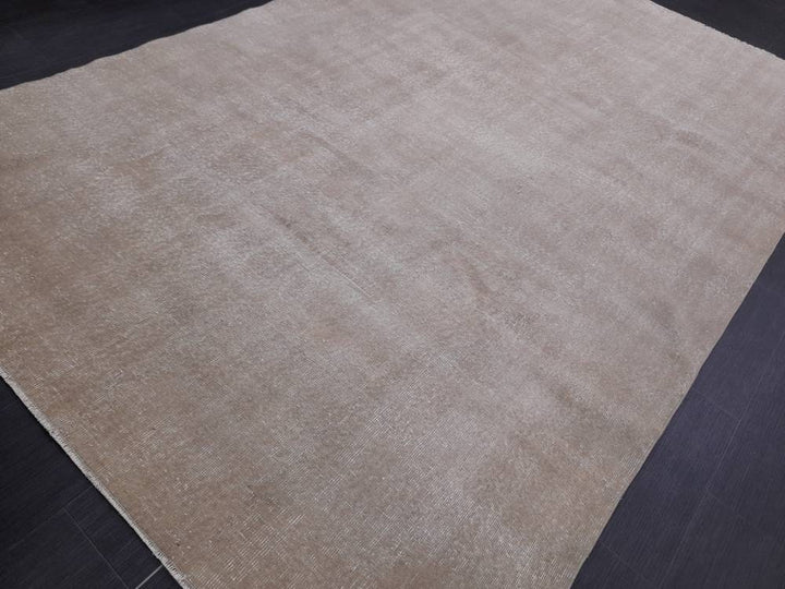 Beige Turkish Oushak Rug 6' 6" x 10' 1" Hand-Knotted texture