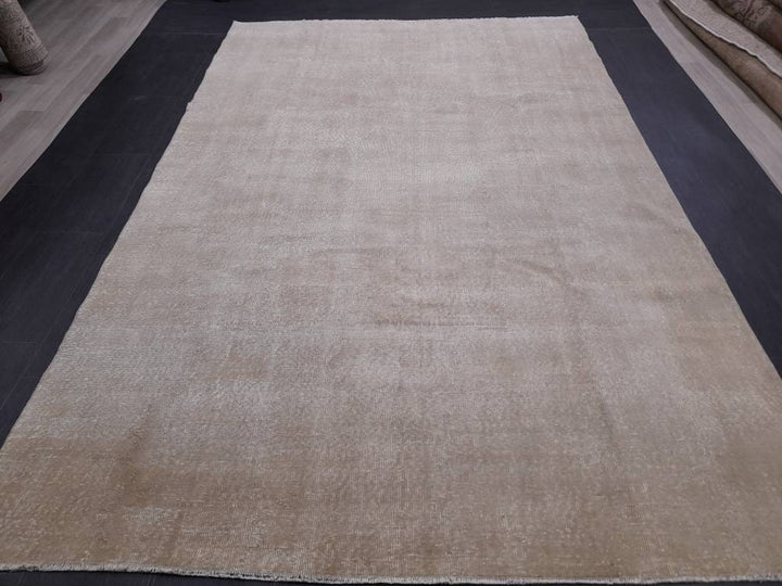 Beige Turkish Oushak Rug 6' 6" x 10' 1" Hand-Knotted close-up