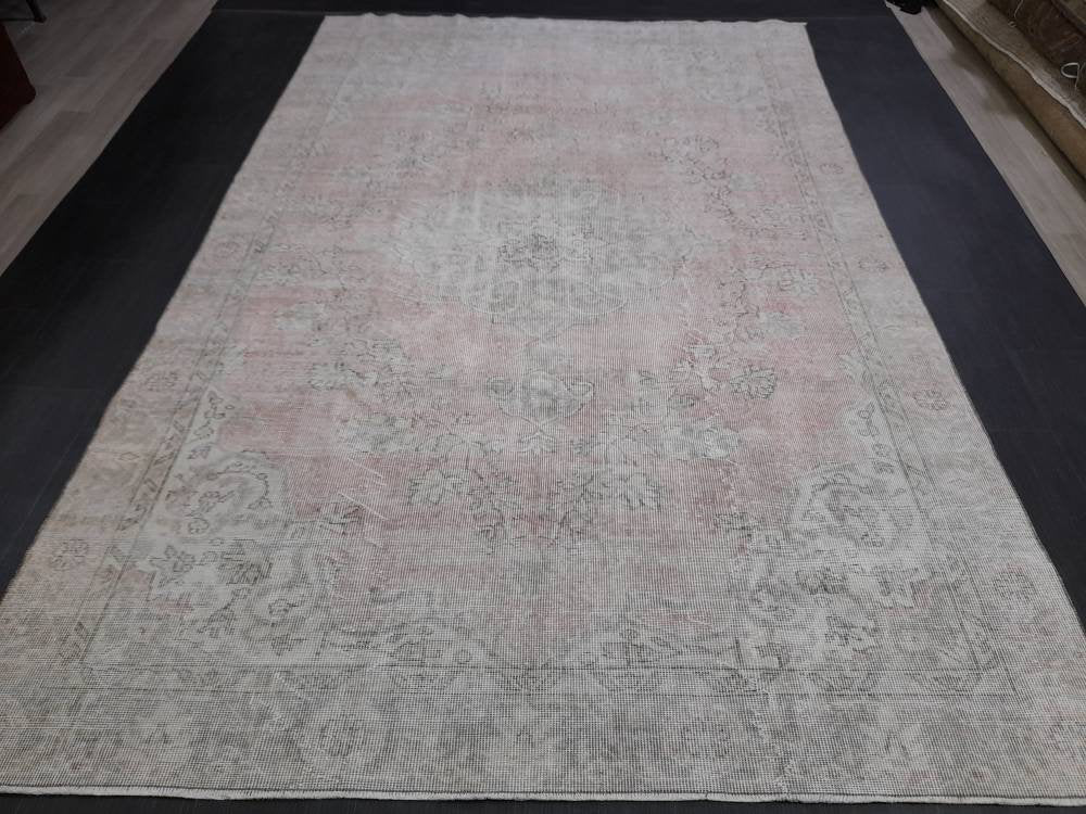 Pink Turkish Oushak Rug 6' 6" x 10' Hand-Knotted field